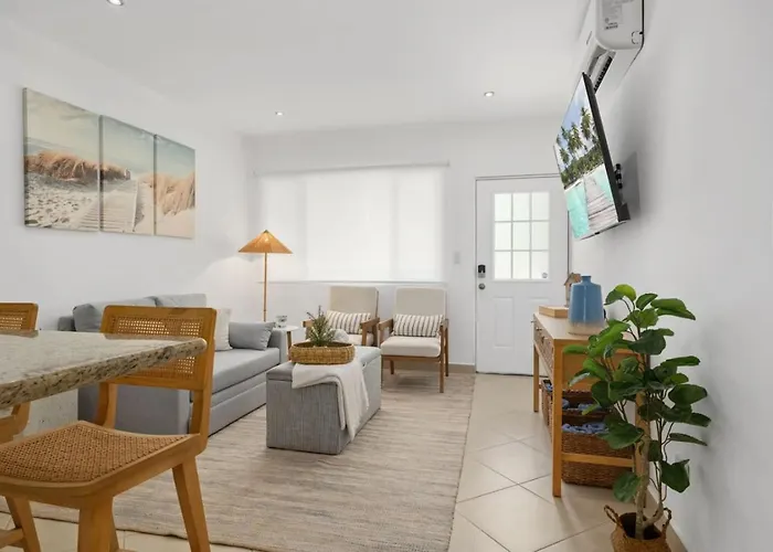 Peaceful 2br Retreat W Pool - Near Cr Beaches