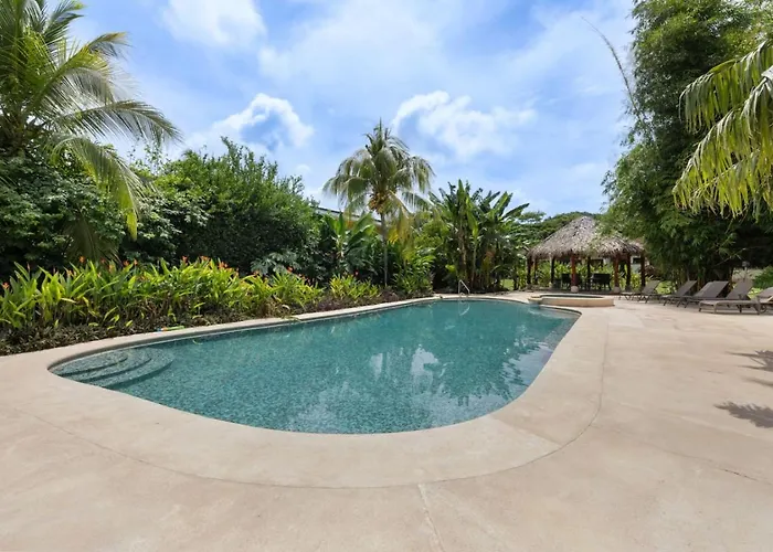 Peaceful 2br Retreat W Pool - Near Cr Beaches Apartamento