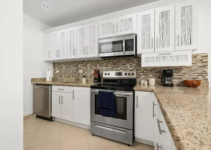 Peaceful 2br Retreat W Pool - Near Cr Beaches Apartamento
