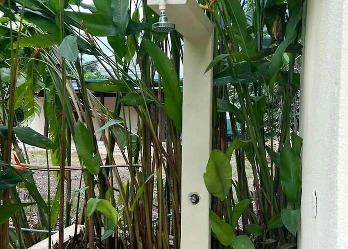 Peaceful 2br Retreat W Pool - Near Cr Beaches Apartamento